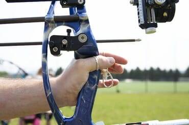 How To Hold A Compound Bow (10 Expert Tips for Beginners) 4