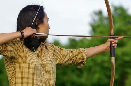How To Shoot A Traditional Bow (A Beginner's Guide) 1