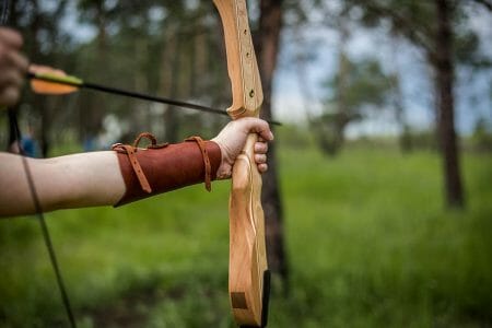 How To Shoot A Traditional Bow (A Beginner's Guide) 7
