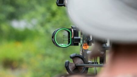 How To Aim A Compound Bow With A Peep Sight (Guide) 3